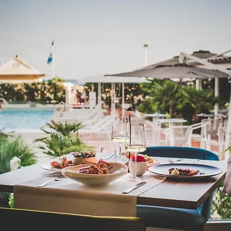Delle Rose Hotel 4*